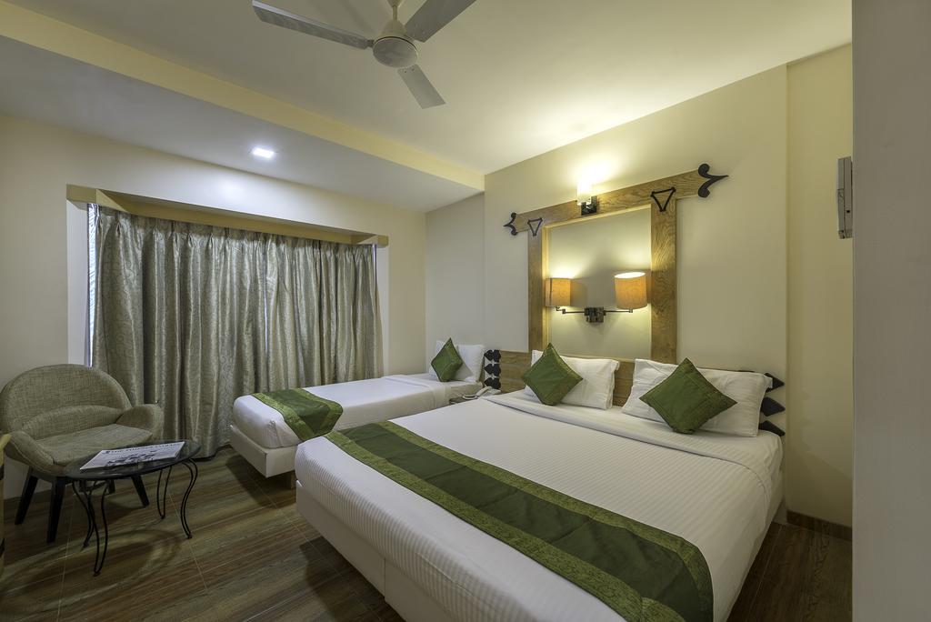 Deccan 8 Pune Bagian luar foto